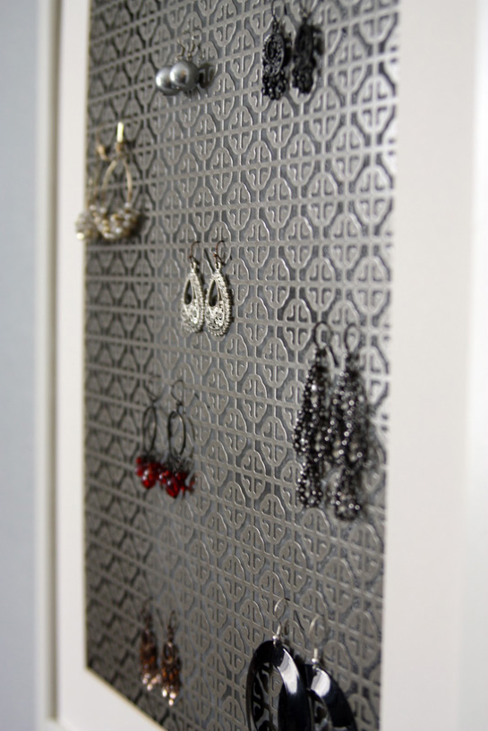 IHeart Organizing: A Simple DIY Jewelry Display