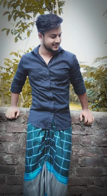 Men in Lungi - Sarong
