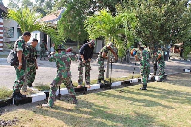 KODIM 0726/SKH BUAT LUBANG PERESAPAN BIOPORI 