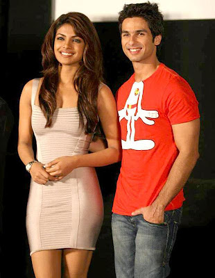 priyanka_chopra_and_shahid_kapoor_FilmyFun.blogspot.com