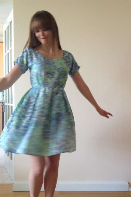 Diary of a Chain Stitcher: Zeena Dress in Silk/Cotton Voile from Mood Fabrics