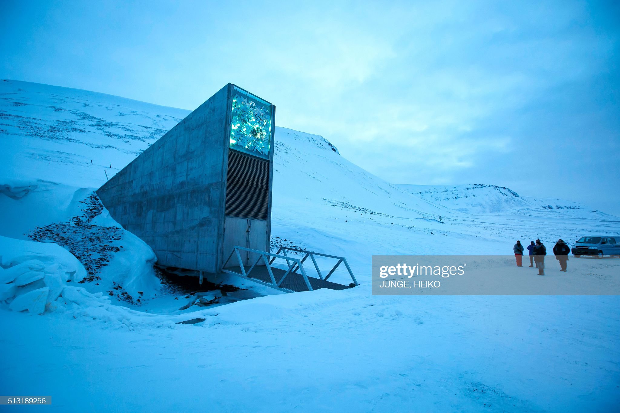 Doomsday Vault Svalbard global seed vault qayamat ke din ki tijori
