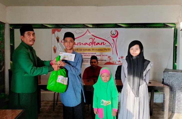 Ngabuburit, DPC PWRI Sumenep Santuni Anak Yatim dan Guru Ngaji