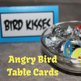 Celebrate with ease at your Angry Birds party with these table cards that can be used at the dessert table, as place settings, or for games. #angrybirds #tablecard #placesetting #printableparty #diypartymomblog