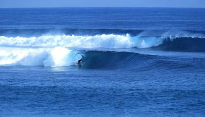 Surfing Pantai O,bak Tujuh