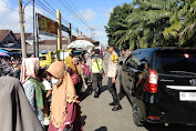 Atasipasi Kemacetan,Polsek Buay Madang Timur Lakukan Pengamanan di Pasar Tumpah.