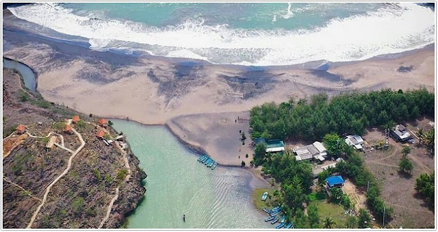Pantai Ngiroboyo;Top Destinasi Wisata Pacitan;