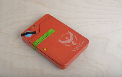 Pokedex Case dengan Built-in Power Bank, Solusi Berburu Pokemon Lebih Lama