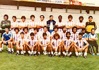 REAL VALLADOLID DEPORTIVO - Valladolid, España - Temporada 1982-83 - Plantilla del Real Valladolid, que se clasificó 12º en la Liga, con  Felipe Mesones, Santiago Llorente y José Luis García Traid de entrenadores