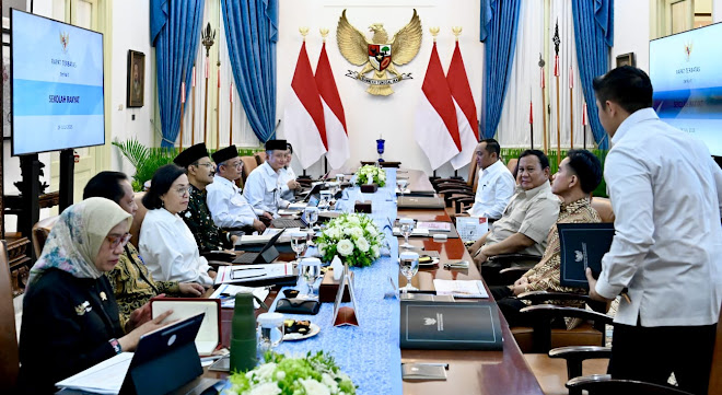 Presiden Prabowo Pimpin Rapat Bahas Percepatan Program Sekolah Rakyat