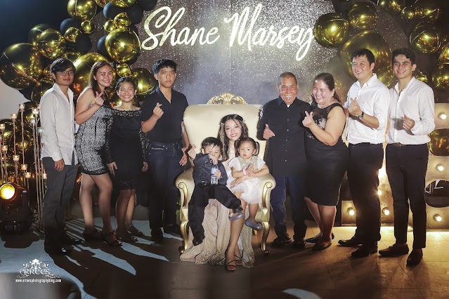 Shane Marsey Chua 18th Birthday  Hmua: clongie  Photo: Errees Photography and Videography Stylist: Julius Aquino Coor: Jerome Paz  #teamerrees #erreesphotography #studioportrait #viganphotostudio #abraphotostudio #ilocosphotographer #abraphotographer #filipinophotographer #manilaphotographer #portrait #familyportrait #debut #birthday