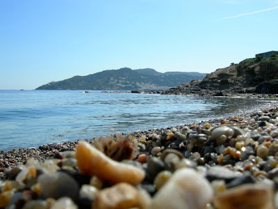 Foto Playa con piedras