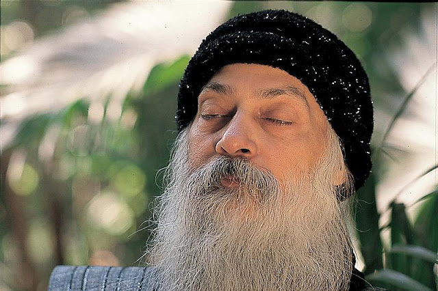 Osho Photographs - Osho In Poona Part - 4