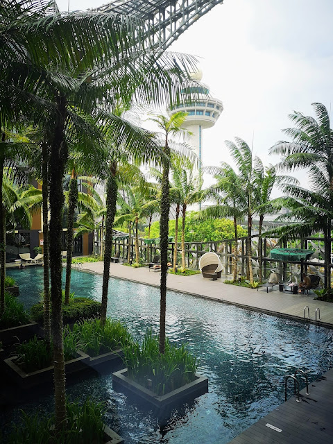 Crowne Plaza Changi Airport - pool view