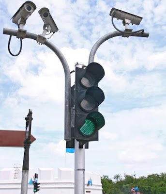 Tilang Pakai CCTV Lampu Merah