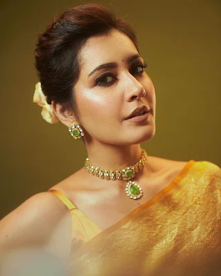 Actress Rashi khanna stunning looks in saree photoshoot