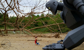 Mondo's Iron Giant Deluxe Action Figure Giant Robot Toy