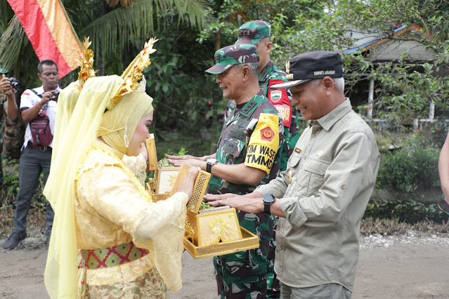 Bupati Asahan Mendampingi Tim Wasev  Tinjau TMMD ke-115 di Kecamatan Sei Kepayang Timur