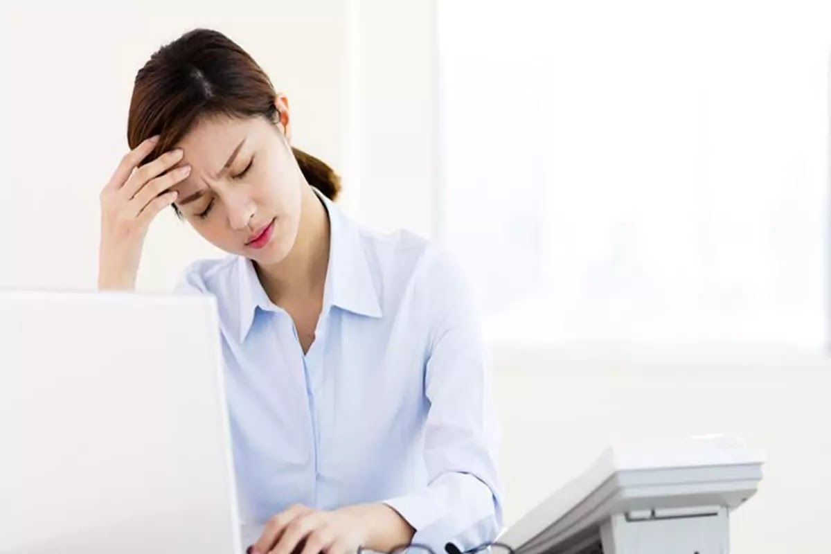 Berikut Tips Buat Kamu Yang Sering Mengalami Sakit Kepala di Jam Kerja