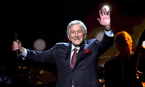 Morre aos 96 anos o lendário cantor Tony Bennett, ícone da música pop e do jazz