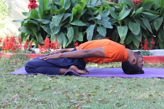 Suptvajrasana, Sleep thunderbolt pose 