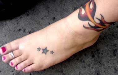 Dazzling Ivy foot tattoo designs