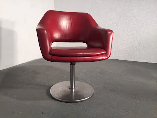 1980s Danish Johansen Red Leather Swivel Chair - Original Compulsive Design