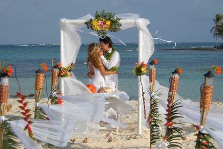 Beach Wedding Photos on Beach Wedding Is A Dream For Many Of Us A Beautiful Beach Sound Of