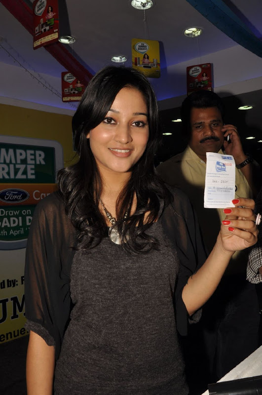 Ritu Barmecha At Bumper Prize Launch Party Cute Stills Photogallery gallery pictures