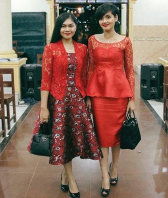 10 Model  Kebaya Modern Brokat Trend Jaman  Sekarang  