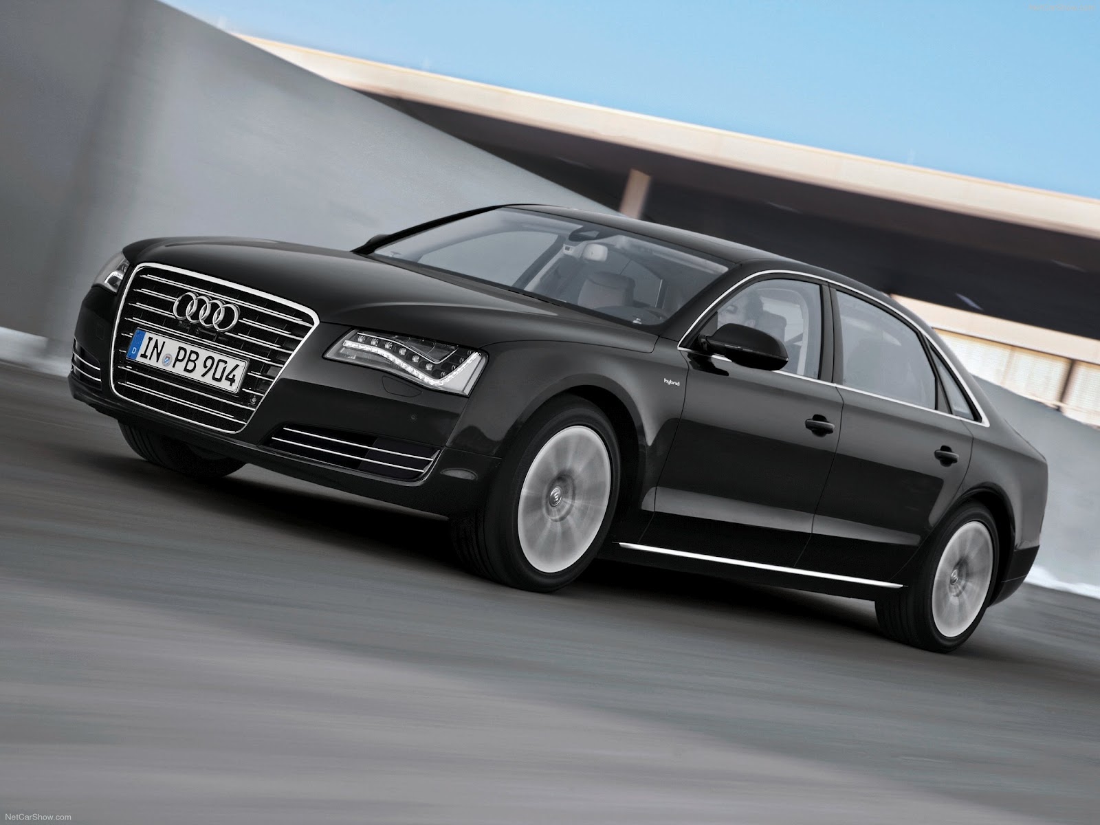 Audi A8 L Hybrid | Car Sport