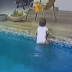 VIRALIZOU: BEBÊ ENTRA EM PISCINA SOZINHA E O PAI A SALVA DE AFOGAMENTO