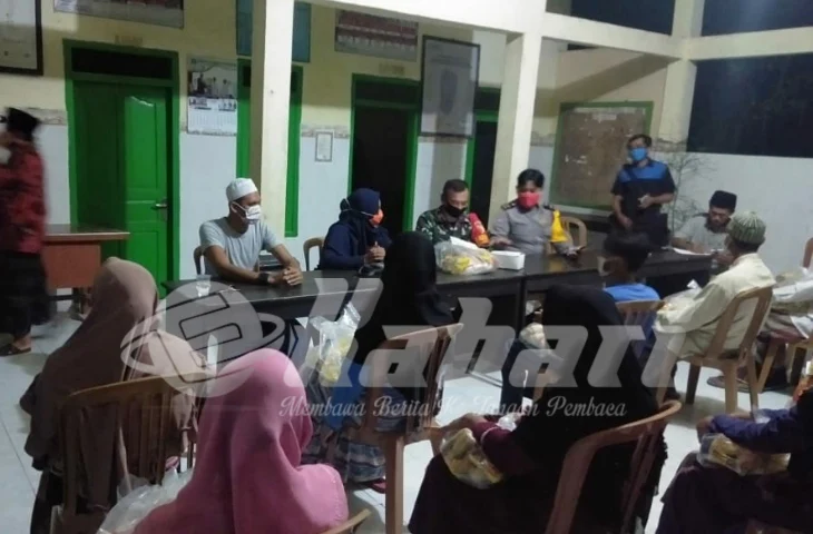 Forum GEMA Bersama Bank Bukopin dan Satgas Covid-19 Pamekasan Bagikan Paket Sembako