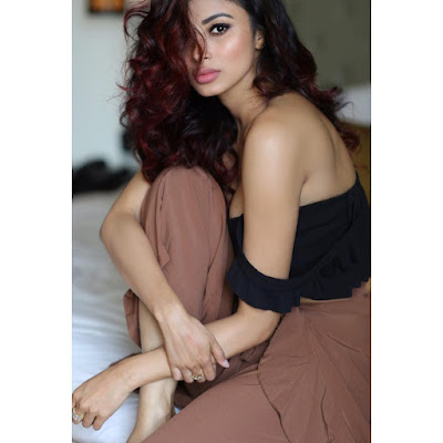 Mouni Roy Hot & Sexy Pics From Latest Photoshoot