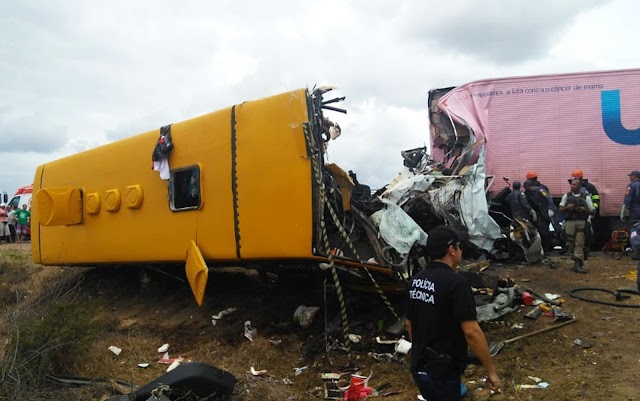 Regente de fanfarra vítima de acidente entre em ônibus e carreta morre em hospital de Feira de Santana