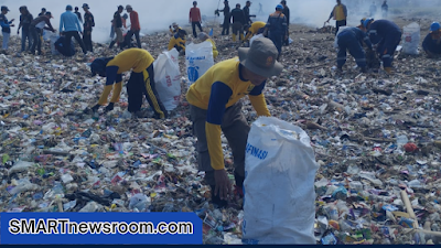 Kecamatan Simpenan Gandeng Dinas Lingkungan Hidup Lakukan Bersih-bersih Di Sepanjang Pantai Loji