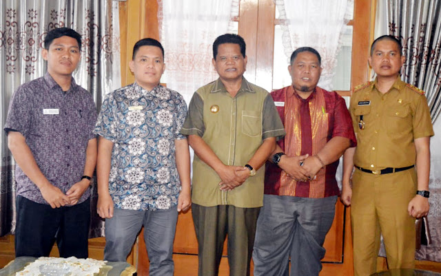 Bupati Mamasa, DR. H. Ramlan Badawi bersama Ombudsman Sulbar