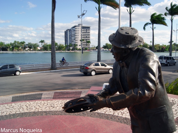 Estátua Jackson do Pandeiro Campina