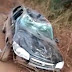 Carro capota e deixa condutor e crianças feridos na Linha 619 em Jaru, RO