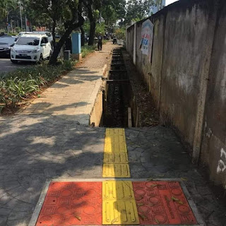 Viral Foto Ubin Trotoar Untuk Tuna Netra Putus Di Selokan