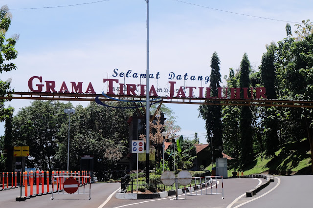  Karena bapak saya hanya sering bercerita saja ihwal kota masa kecilnya kesaya tanpa say WADUK JATILIHUR - CERITA MASA KECIL DAN TENTANG RINDU YANG TEROBATI