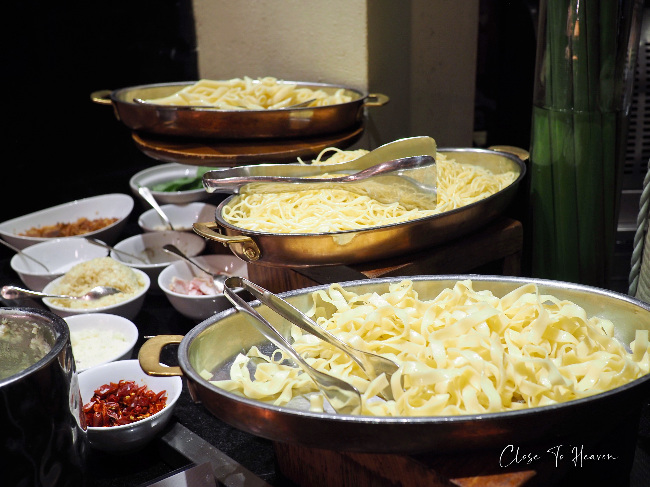 บุฟเฟ่ต์มื้อเย็น Grand Hyatt Erawan Bangkok