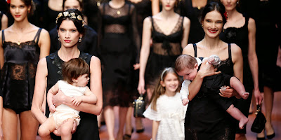 Dolce & Gabbana Ajak Bayi dan Anak-anak Dalam Peragaan Busana