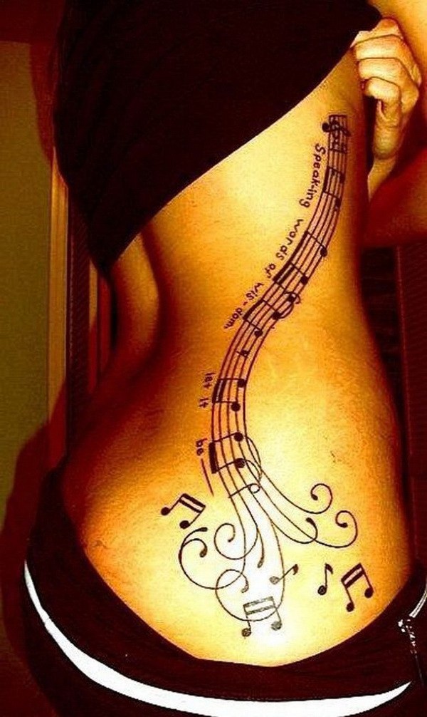 Notas musicais Tatuagem no Lado do Corpo