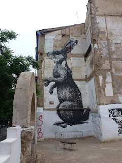 Karnickel von Roa auf einer Baustelle in Saragossa