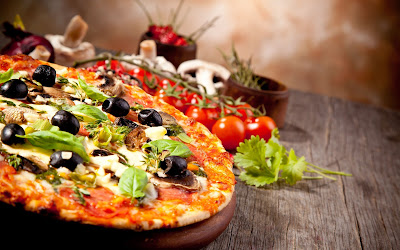 Delicious Pizza HD desktop wallpaper 