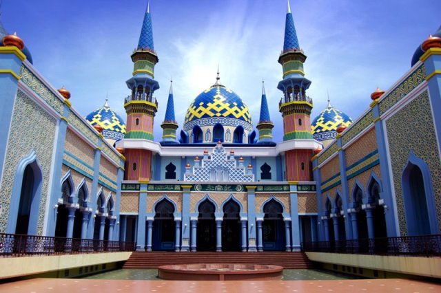 Islam Indahku: Masjidmasjid Indah di Indonesia