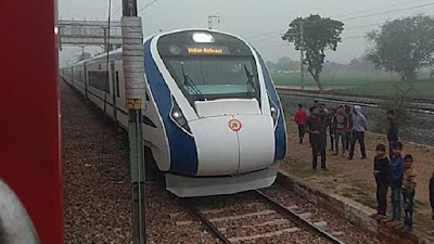 Kereta Semi Cepat Jakarta-Surabaya Dihapus dari Daftar PSN, Ekonom Ungkap Dampaknya