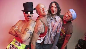 QUÉ PASÓ CON RED HOT CHILLI PEPPERS? por qué cancelaron presentaciones en vivo.