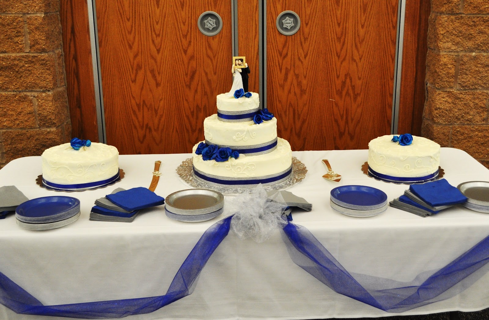 beautiful blue wedding cake CakeJoy